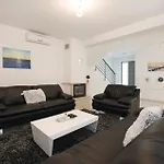 Three-bedroom In Prázdninový dům