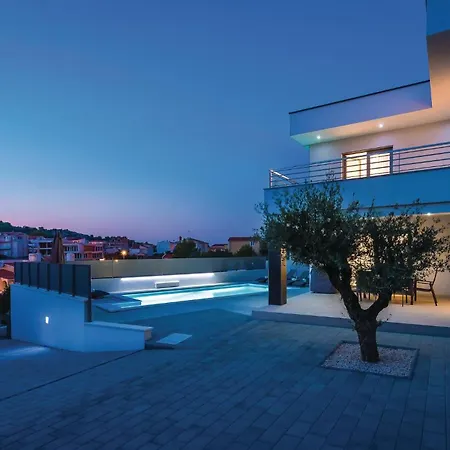 Vakantiehuis Three-bedroom In Ražanj