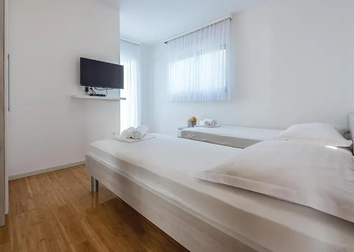 Three-bedroom In Feriehus *