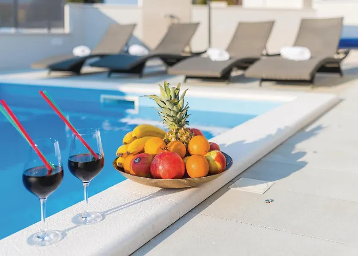 Three-bedroom In Feriehus