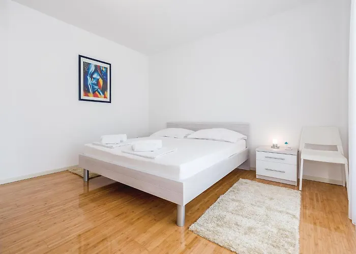 Three-bedroom In * Ražanj