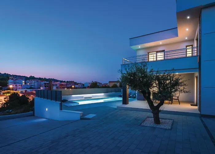 Feriehus Three-bedroom In Ražanj